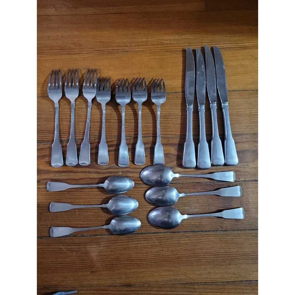 Oneida Heirloom Cube Mark American Colonial 17 PC Flatware Stainless